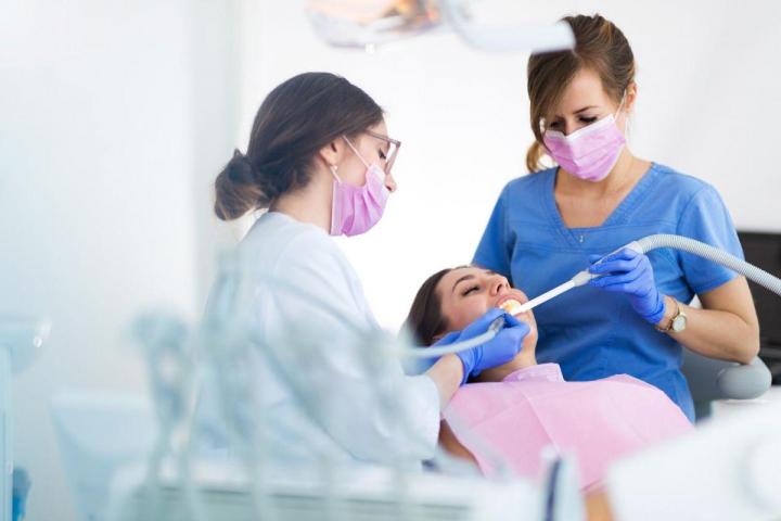 Notre clinique fait partie des établissements qui proposent les meilleurs services en matière de dentisterie esthétique à Châteauguay.